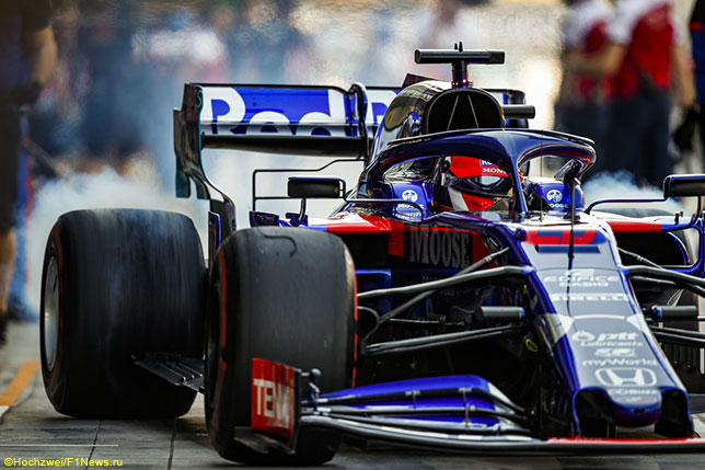 Уже не первый год логотипы Casio Edifice украшают машины команды Toro Rosso