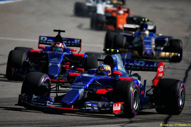 Пилоты Toro Rosso опережают соперников в Сочи