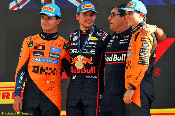 Эти трое – почти ровесники. Пиастри – 24 года, Норрису – сейчас 25, а Ферстаппену – недавно исполнилось 28