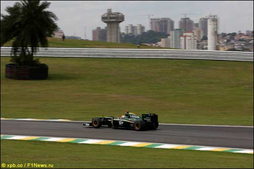 Ярно Трулли на трассе в Сан-Паулу
