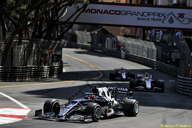 Юки Цунода на трассе Гран При Монако