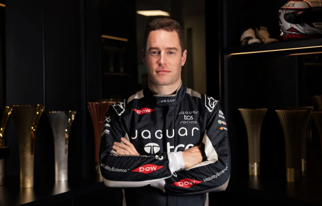 Стоффель Вандорн – резервный гонщик Jaguar, фото пресс-службы команды