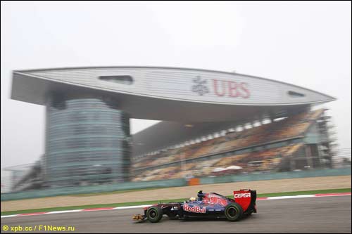Жан-Эрик Вернь на свободных заездах в Шанхае