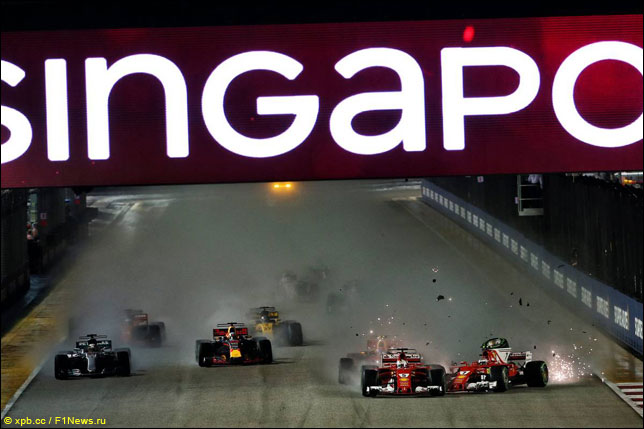 Инцидент между пилотами Ferrari на старте Гран При Сингапура