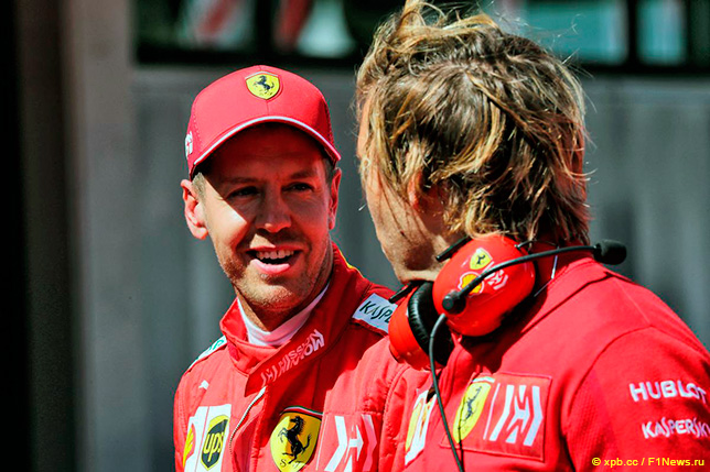 Себастьян Феттель и его тренер Антти Контсас