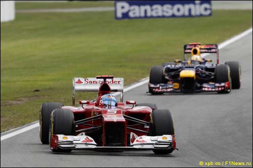 Фернандо Алонсо и Себастьян Феттель 