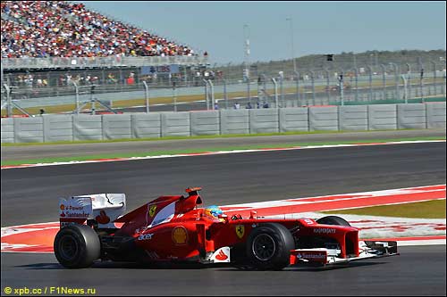 Фернандо Алонсо на трассе в Остине