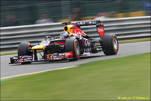 Себастьян Феттель на трассе в Спа