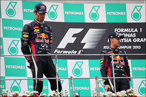 Себастьян Феттель и Марк Уэббер на подиуме в Сепанге