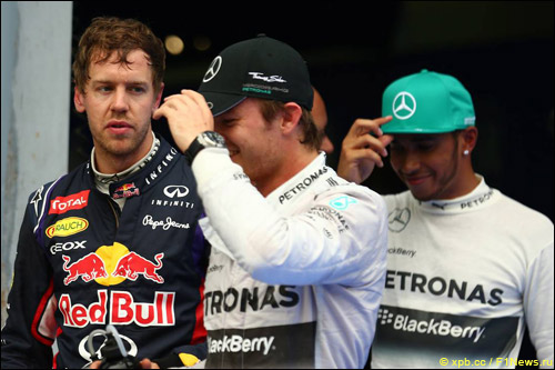 Себастьян Феттель, Нико Росберг и Льюис Хэмилтон после квалификации в Малайзии