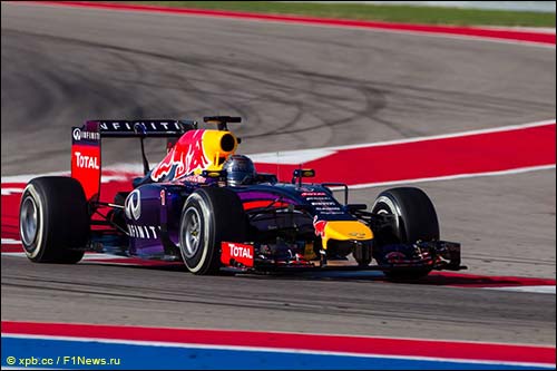 Себастьян Феттель на трассе в Остине