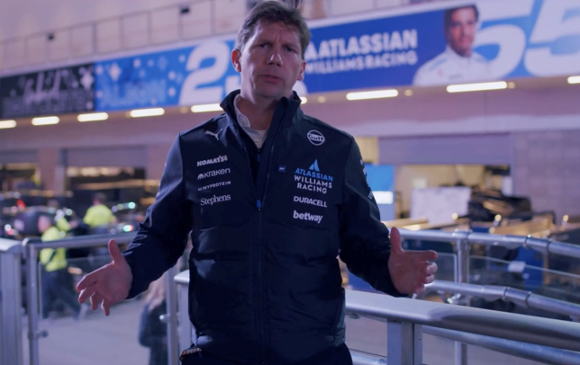 Джеймс Ваулз, стоп-кадр из видео Williams