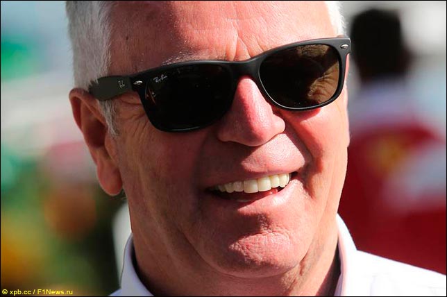 Дерек Уорик