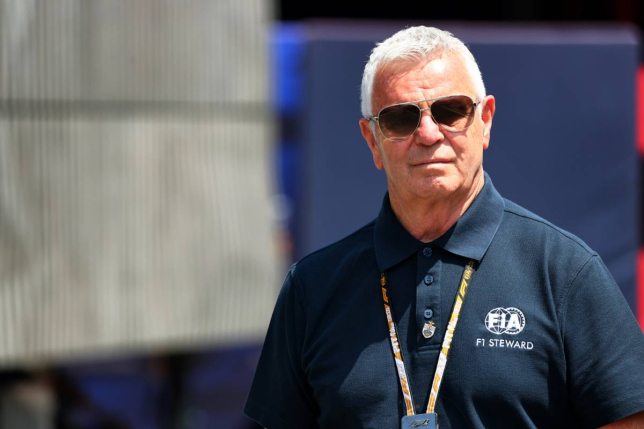 Дерек Уорик, третий стюард FIA, фото XPB