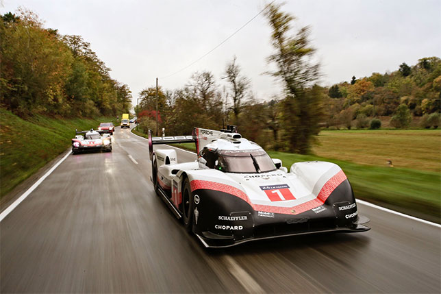 Марк Уэббер за рулём спорткара Porsche 919 Hybrid, фото Porsche Motorsport