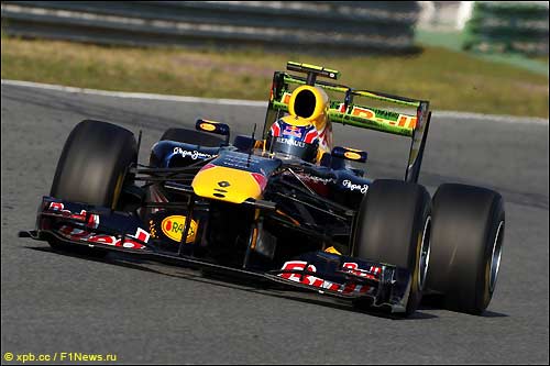 Марк Уэббер за рулем RB7 на тестах в Хересе