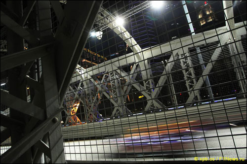 Себастьян Феттель на трассе Гран При Сингапура