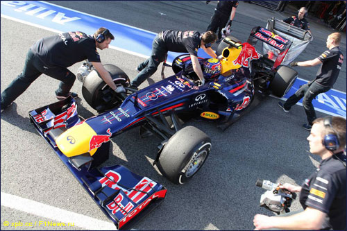 Марк Уэббер на тестах в Барселоне