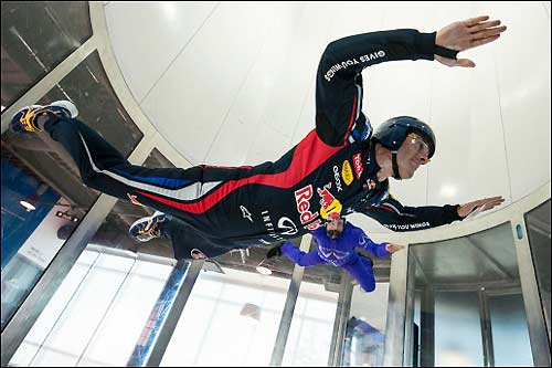 Марк Уэббер воспарил...