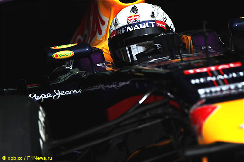 Себастьян Феттель во время квалификации в Бахрейне