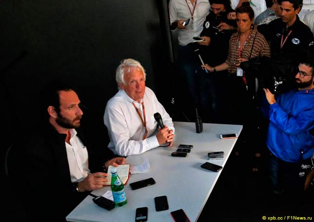 Чарли Уайтинг на встрече с журналисами