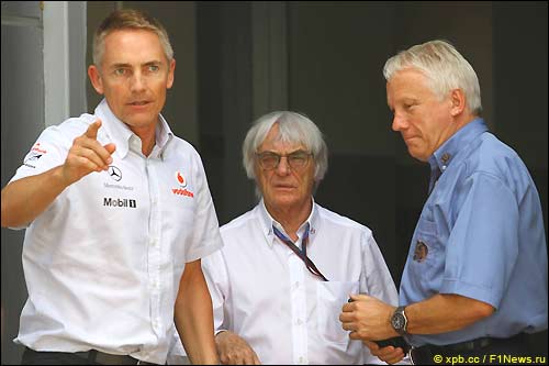 Мартин Уитмарш, Берни Экклстоун и Чарли Уайтинг