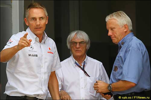 Мартин Уитмарш, Берни Экклстоун и Чарли Уайтинг