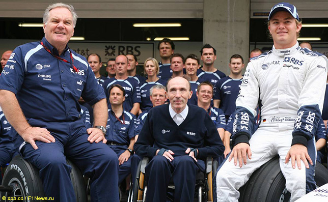 Патрик Хед, Фрэнк Уильямс и Нико Росберг на Гран При Китая 2007 года