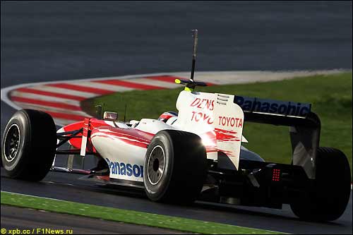 Тимо Глок за рулем TF109 на тестах в Портимао