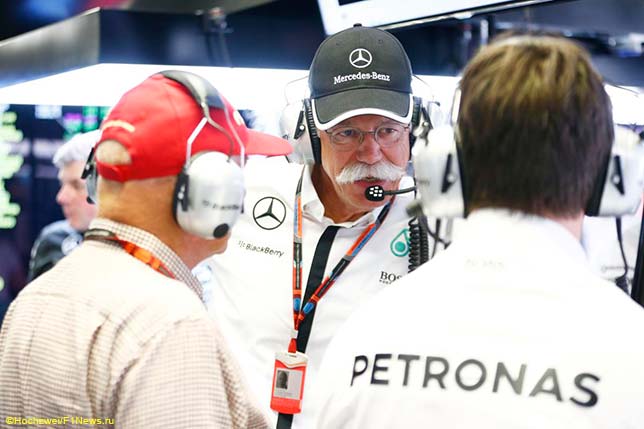 Дитер Цетше, глава концерна Daimler, и руководители команды Mercedes Ники Лауда и Тото Вольфф