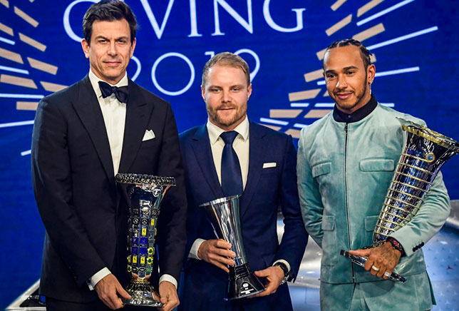 Тото Вольфф, Валттери Боттас и Льюис Хэмилтон на гала-церемонии FIA в Париже