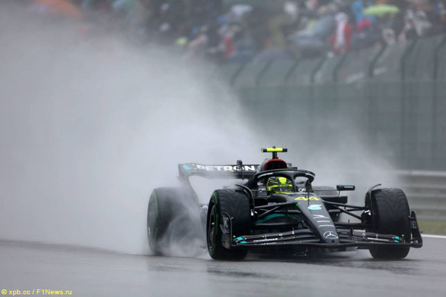 Льюис Хэмилтон