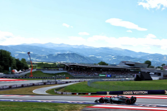 Джордж Расселл за рулём Mercedes W16 на трассе в Шпильберге, фото XPB