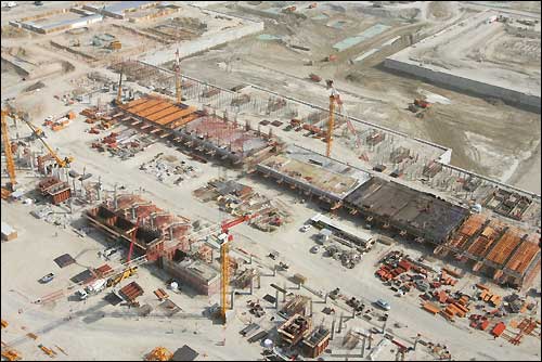 Строительство главной трибуны